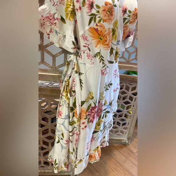 LOFT size 8 Wrap Floral Dress - Cream with Pink and Yellow Flowers - Picture 8 of 10